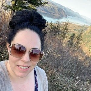 Meet your Posher, Felicia